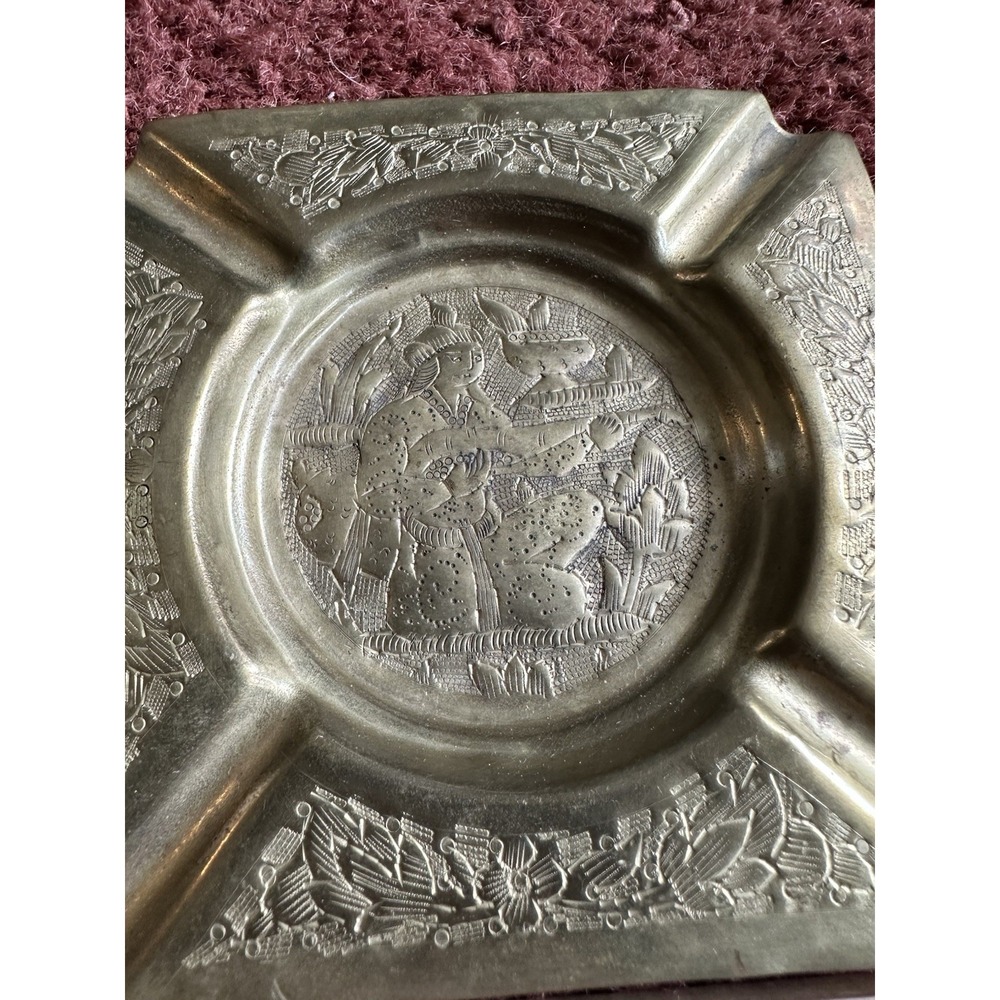 Vintage Gold Color Brass Ashtray Ornate Floral Decorative Boho - Picture 4 of 6